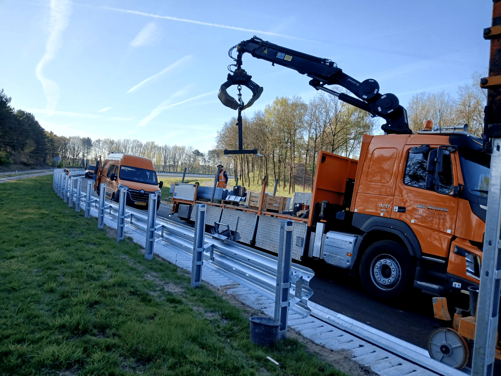 A safe guide rail route, in all phases 1