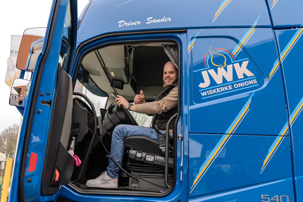 Chauffeur Sander keert na oplopen van dwarslaesie terug achter het stuur van de vrachtwagen 1