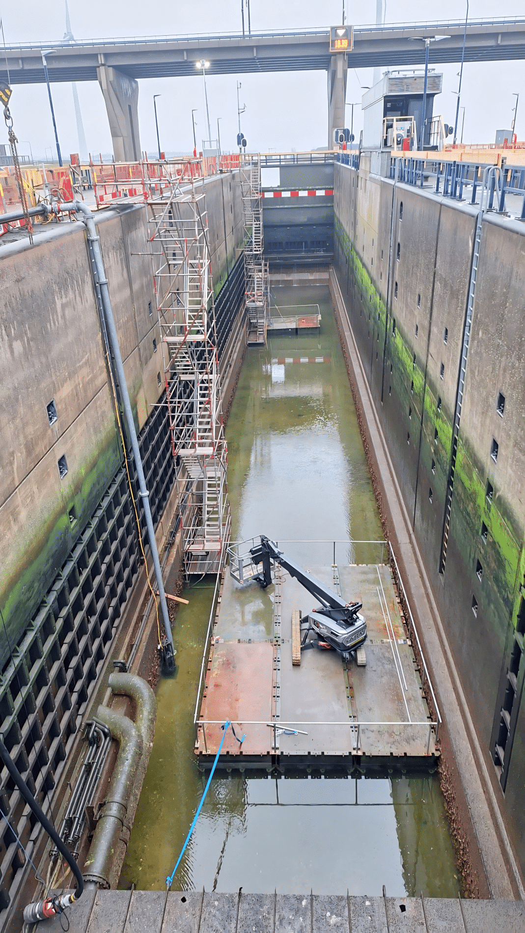 Renoveren van grootste betonnen kunstwerk van Nederland 1
