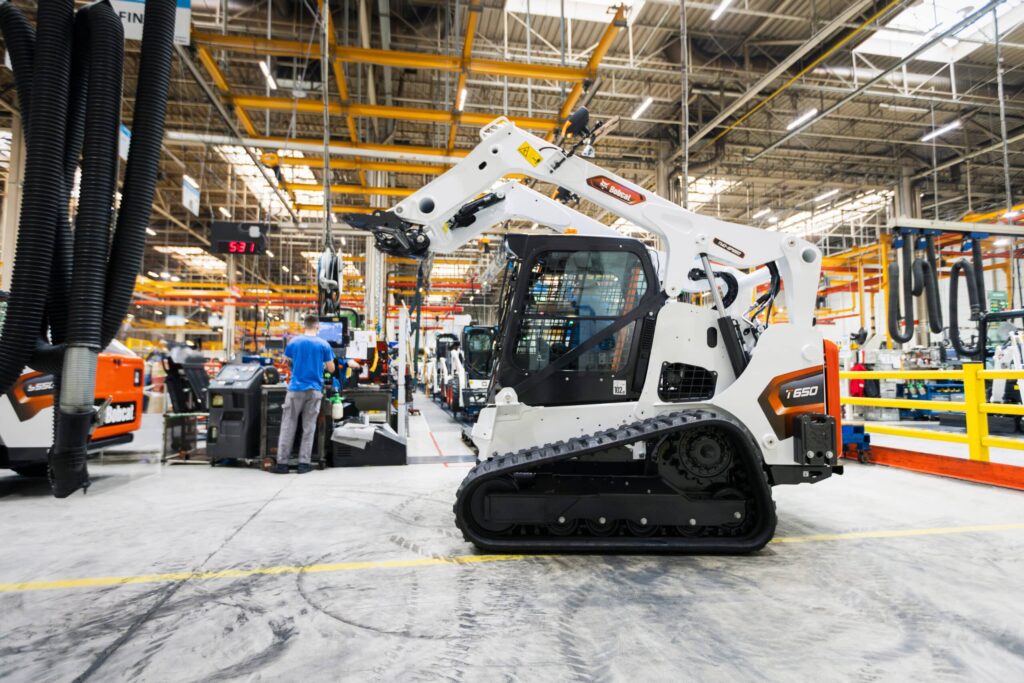 Bobcat Begins Production of the New T650 Compact Track Loader  1